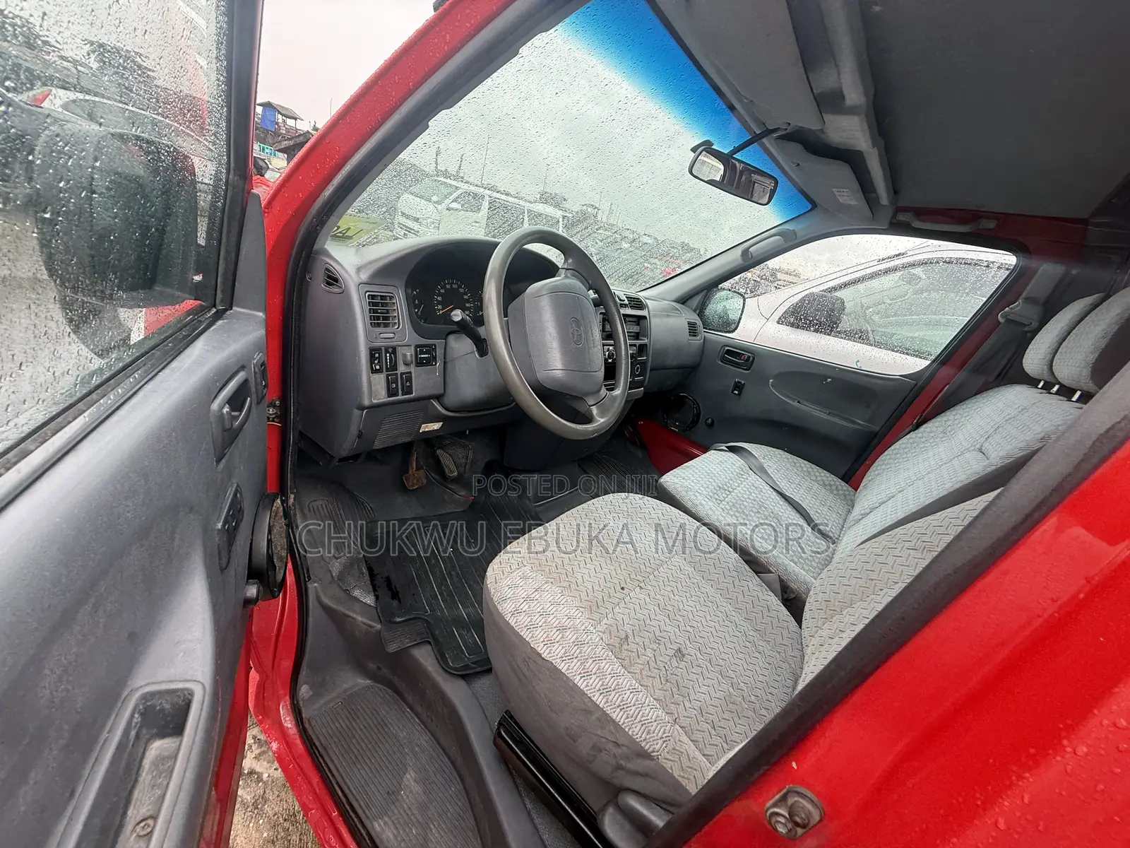 Toyota HiAce 2002 Red