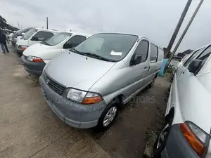 Toyota HiAce 2002 Grey