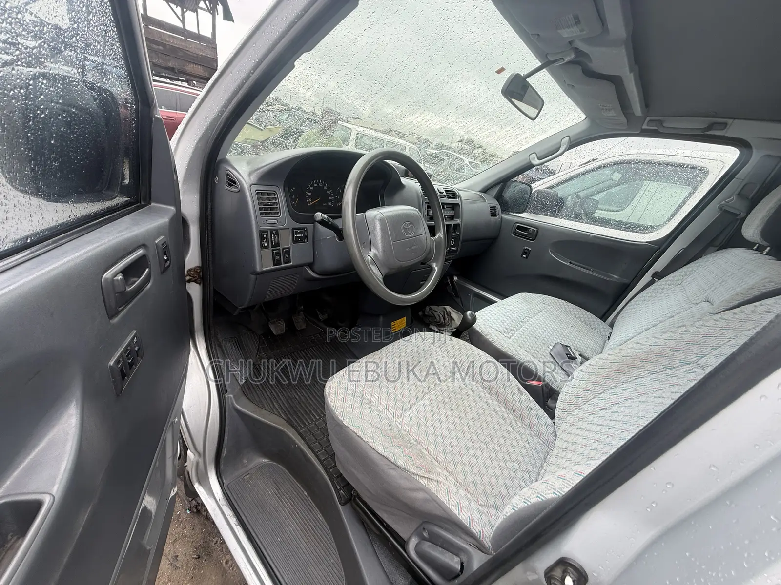 Toyota HiAce 2002 Grey