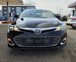 Toyota Avalon XLE Premium Sedan FWD (3.5L 6cyl 6A) 2013 Black