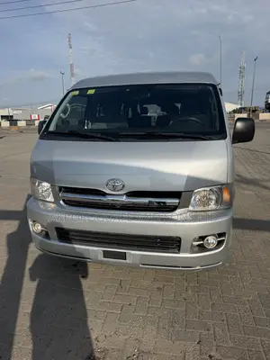Toyota HiAce 2012 Silver
