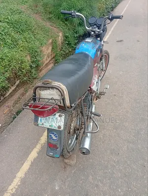 Bajaj Boxer 100 2019 Red
