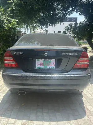 Mercedes-Benz C230 2006 Blue