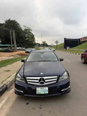Mercedes-Benz C300 Luxury 4Matic Sedan AWD (3.5L 6cyl 7A) 2013 Blue