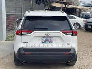 Toyota RAV4 XLE AWD 2024 White