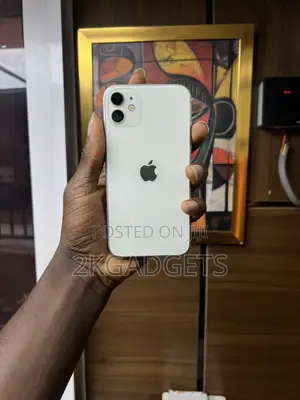 Apple iPhone 11 64 GB White