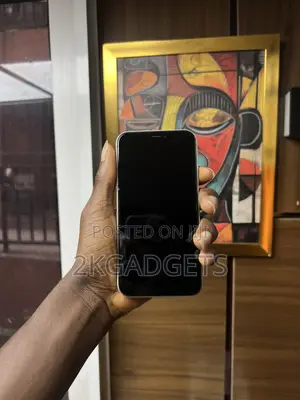 Apple iPhone 11 64 GB White