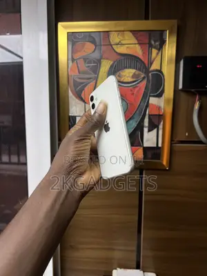 Apple iPhone 11 64 GB White