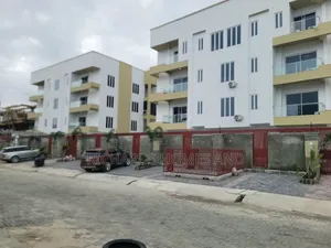 3bdrm Apartment in Edgewater Estate,, Lekki Phase 1 for sale