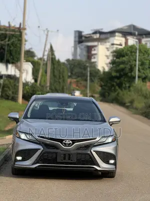 Toyota Camry 2022 Silver