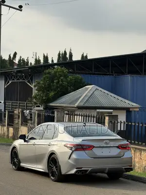 Toyota Camry 2022 Silver