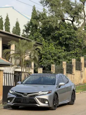 Toyota Camry 2022 Silver