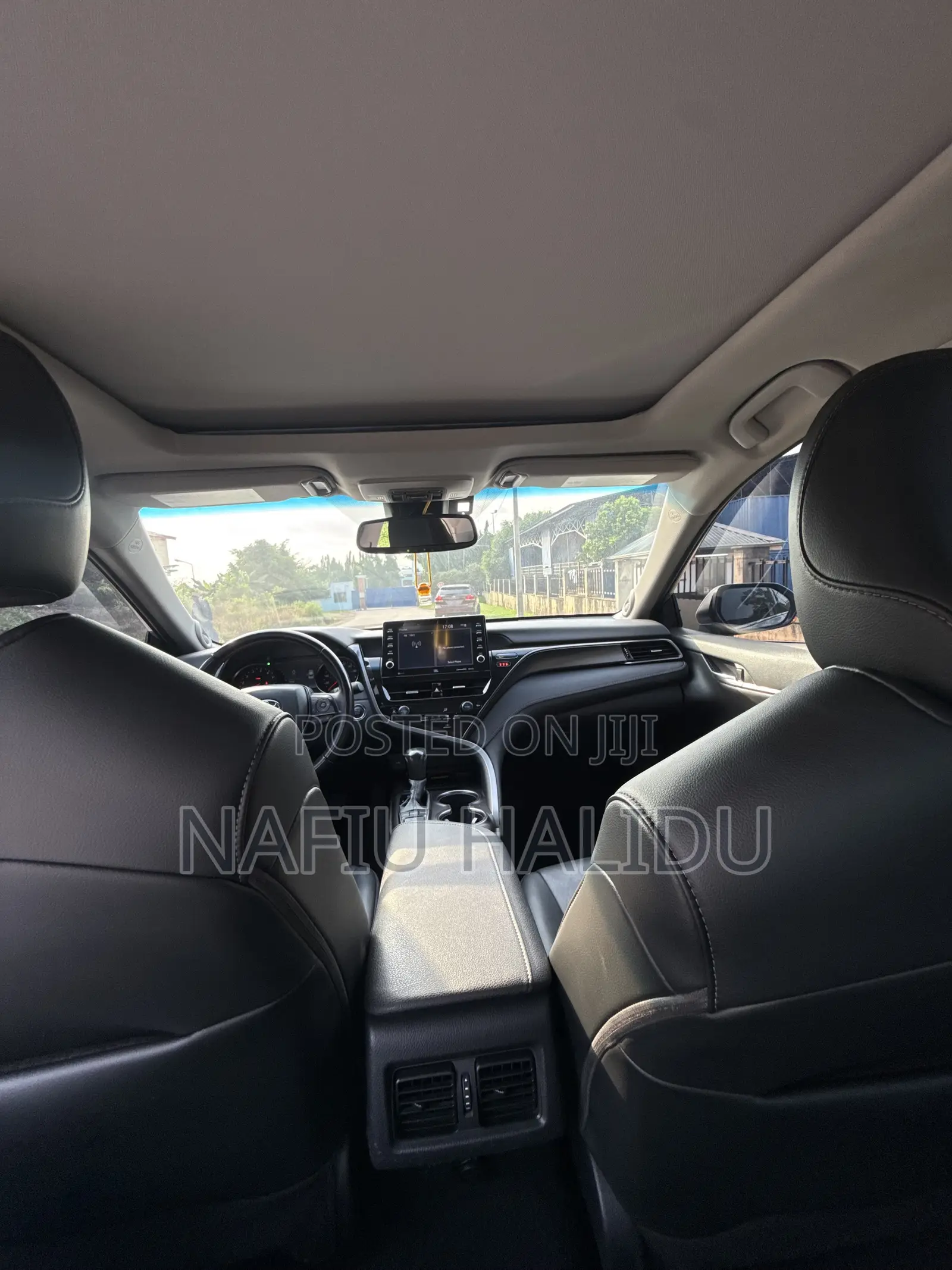 Toyota Camry 2022 Silver
