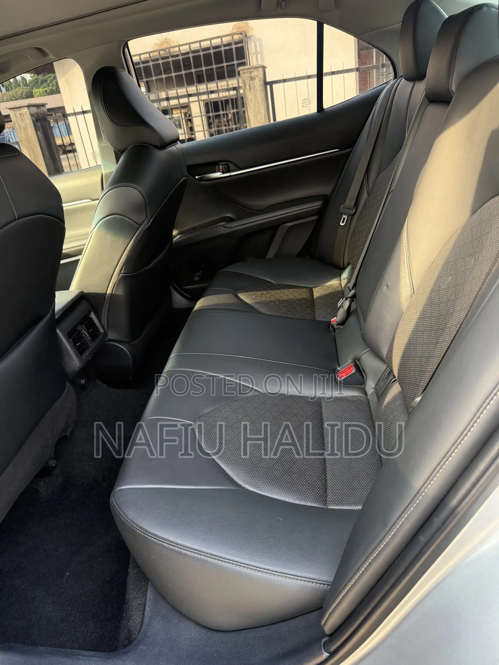 Toyota Camry 2022 Silver