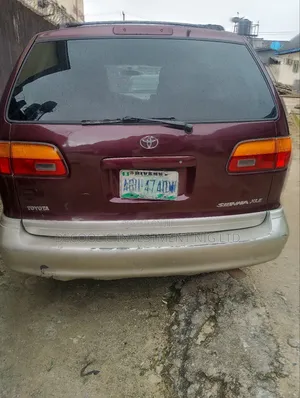 Toyota Sienna LE & 1 hatch 2000 Red
