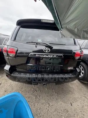 Toyota Sequoia Platinum 4dr SUV (5.7L 8cyl 6A) 2015 Black