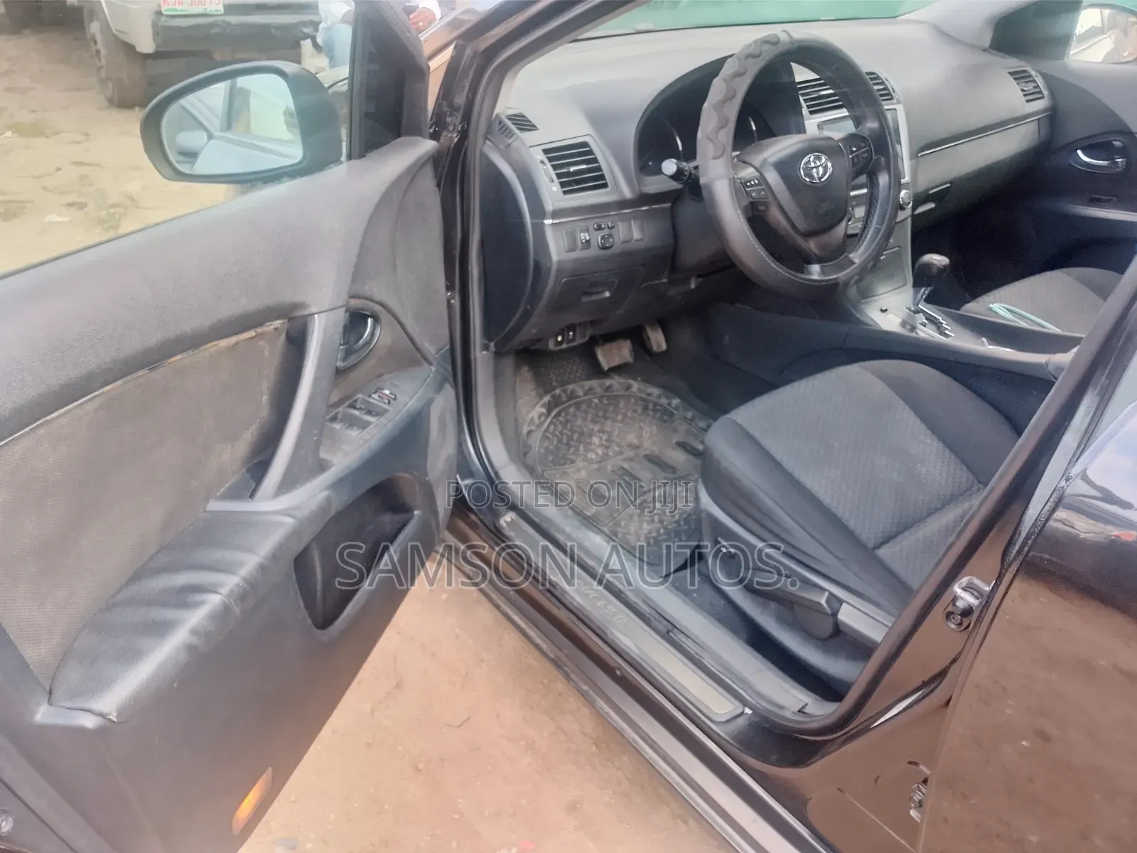 Toyota Avalon 2012 Black
