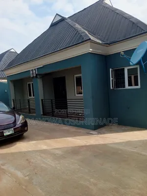 2bdrm Apartment in Ologuneru for rent