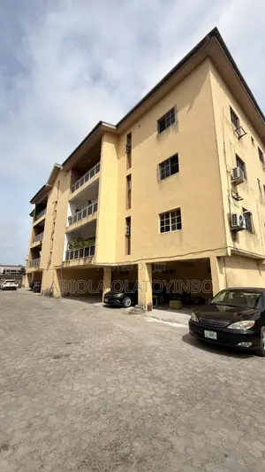 3bdrm Block of Flats in Ikate-Elegushi for rent