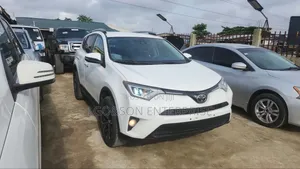 Toyota RAV4 2017 White