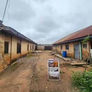 2bdrm Block of Flats in Moniya for sale