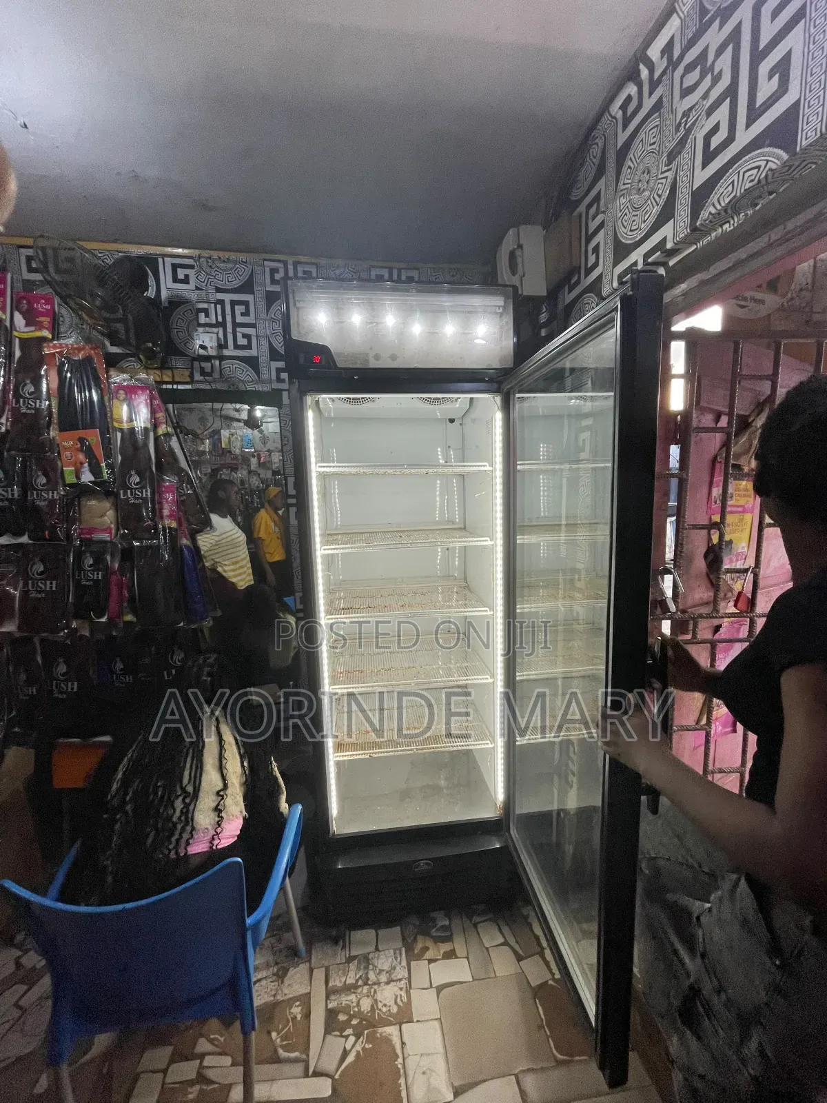 Refrigerated Showcase