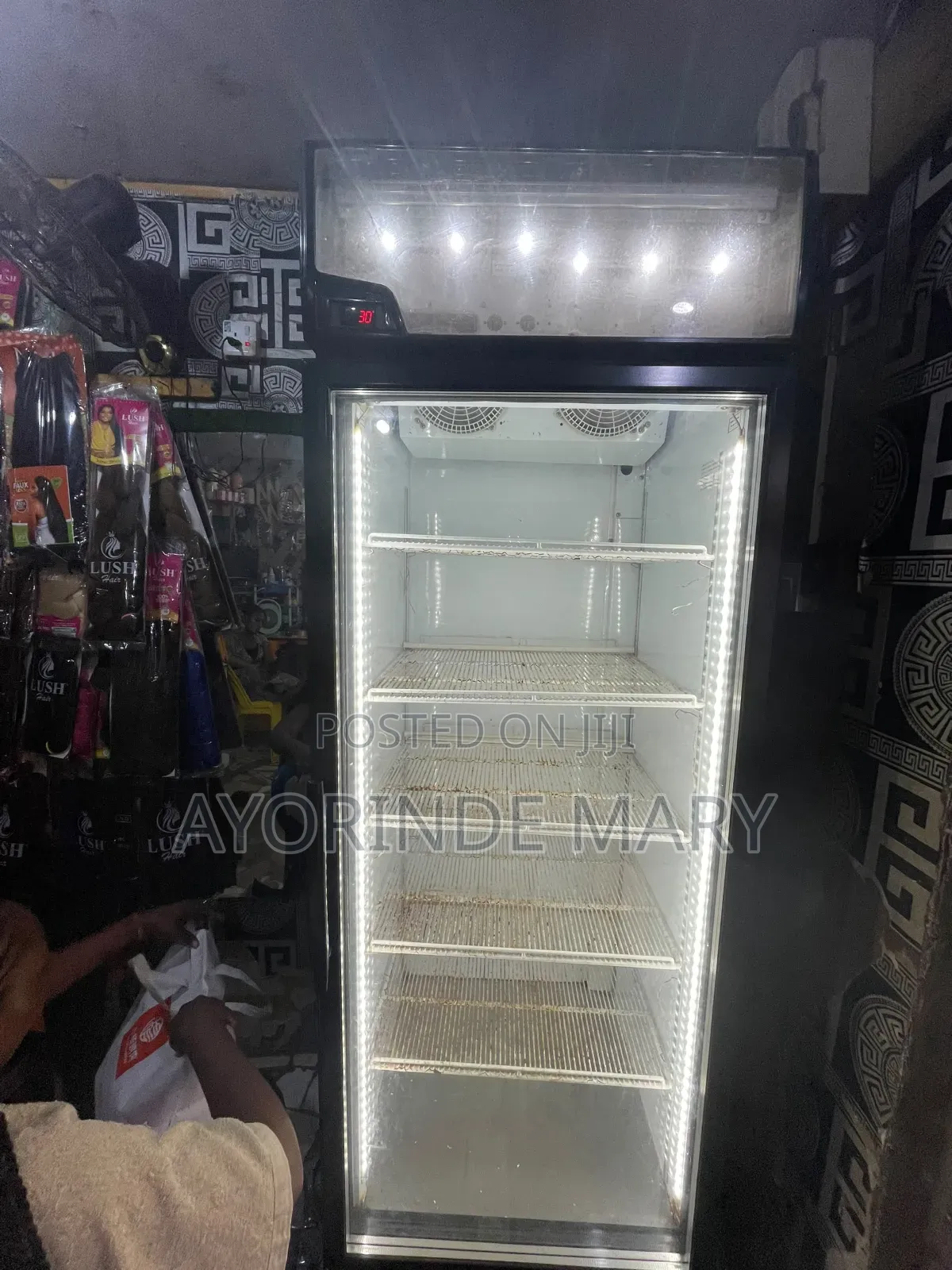 Refrigerated Showcase