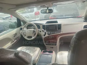 Toyota Sienna 2014 Gray