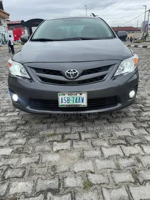 Toyota Corolla S 4dr Sedan (1.8L 4cyl 4A) 2013 Matt Black