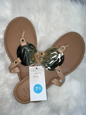 Women's Brown Flat Thong Sandals With Decorative Buckle