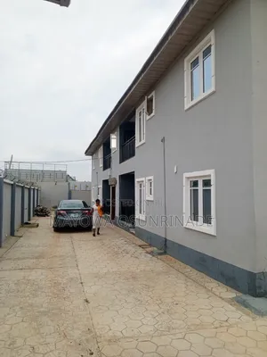 3bdrm Apartment in Ologuneru for rent