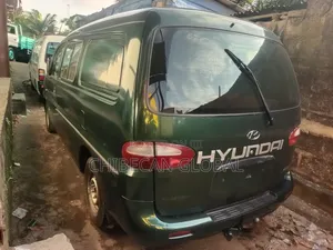 Hyundai Starex 2002 Green
