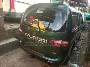 Hyundai Starex 2002 Green