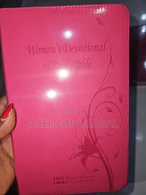 Women's Devotional Study Bible