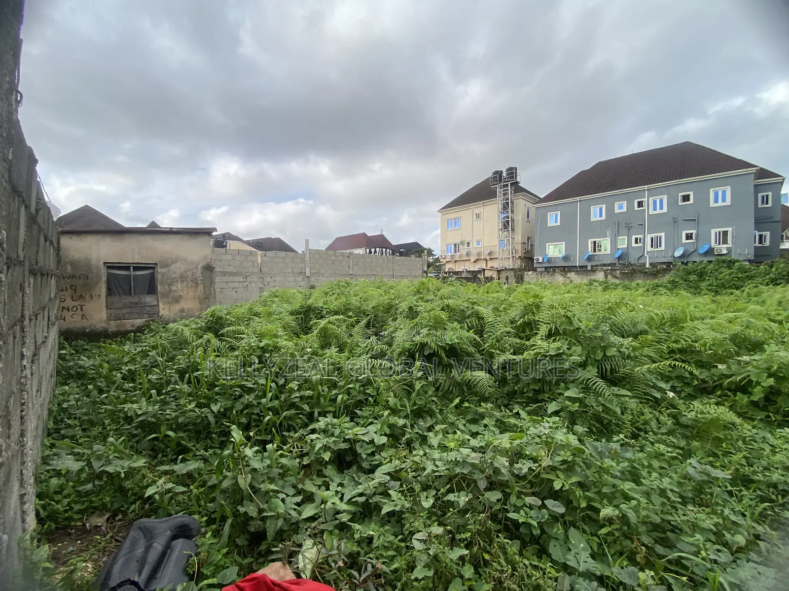 Full Plot of Land at Parkview Estate Ago.