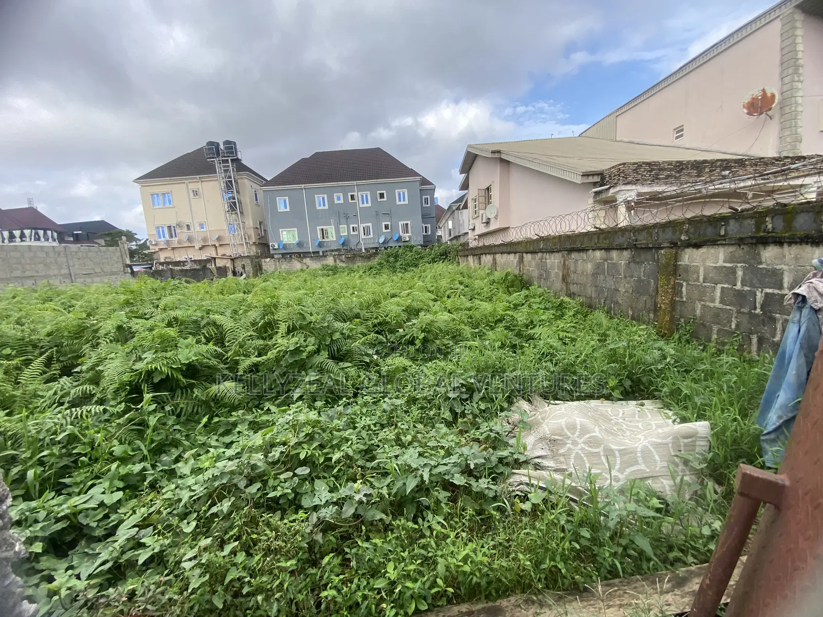 Full Plot of Land at Parkview Estate Ago.