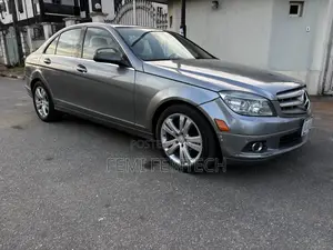 Mercedes-Benz C300 Luxury Sedan AWD (3.0L 6cyl 7A) 2008