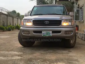 Toyota Land Cruiser HDJ 100 2000 Silver