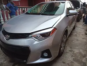 Toyota Corolla 2015 Silver
