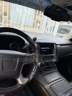 GMC Yukon Denali 4x4 2018 Gray