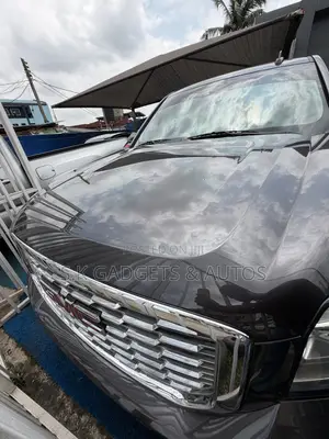 GMC Yukon Denali 4x4 2018 Gray