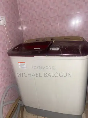 Samsung Twin-Tub Semi-Automatic Washing Machine.