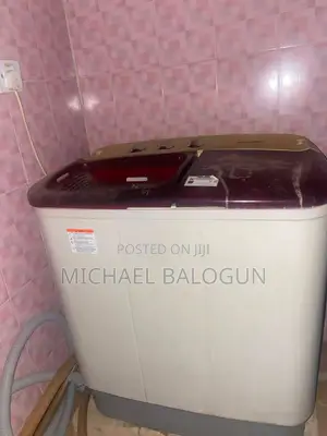 Samsung Twin-Tub Semi-Automatic Washing Machine.