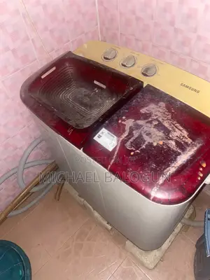 Samsung Twin-Tub Semi-Automatic Washing Machine.
