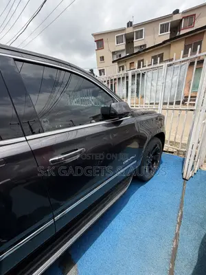 GMC Yukon Denali 4x4 2018 Gray