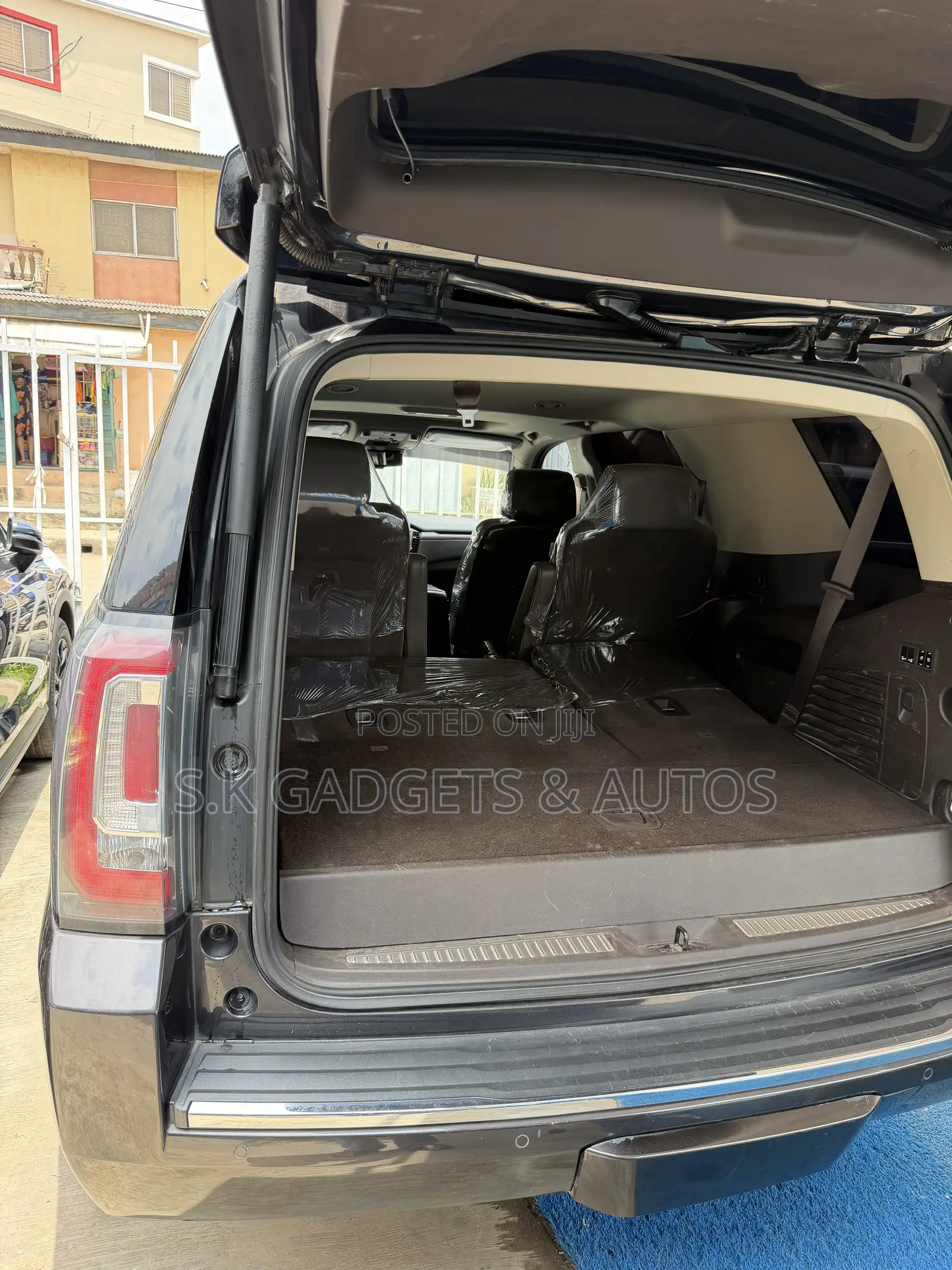 GMC Yukon Denali 4x4 2018 Gray
