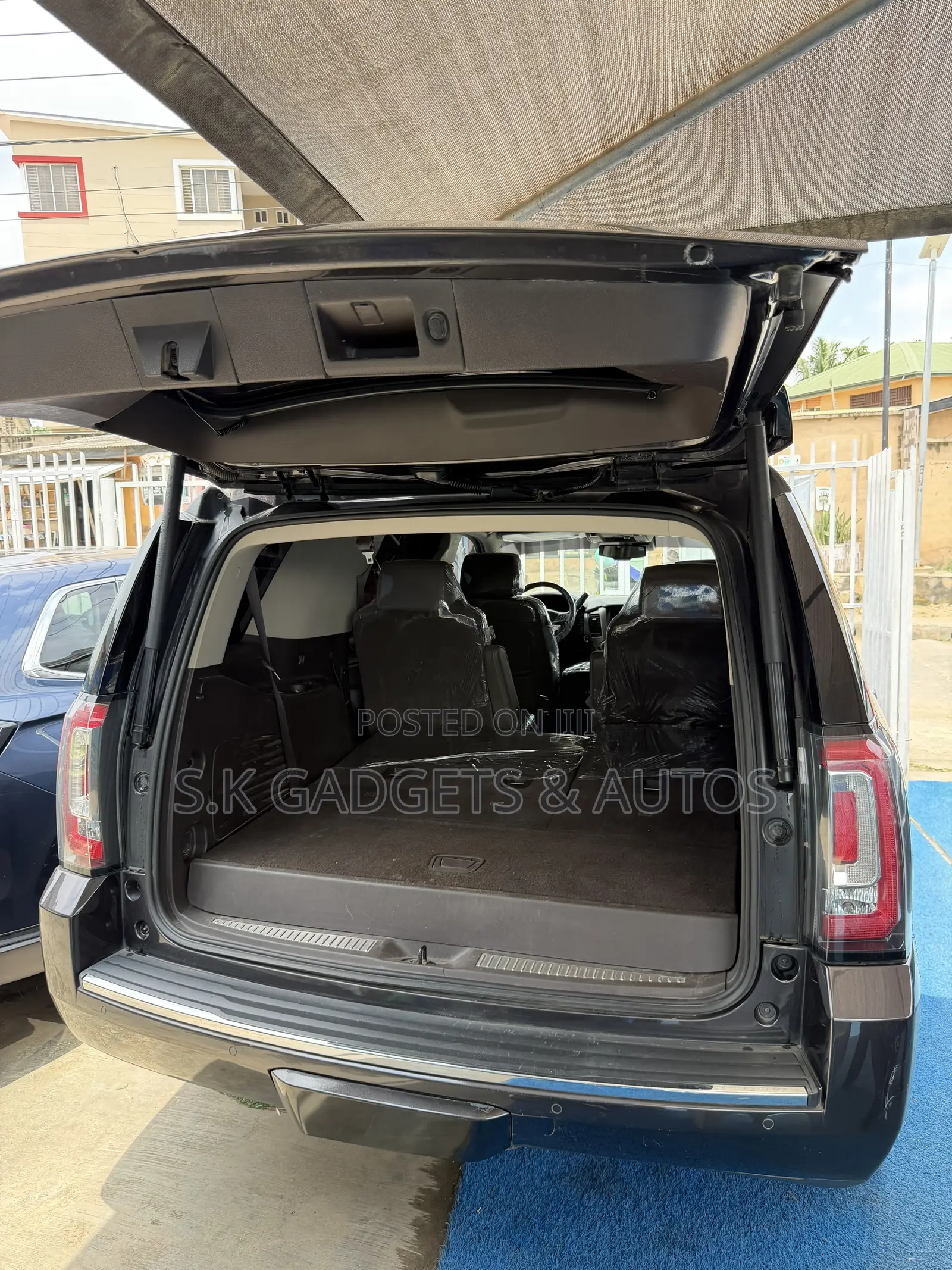 GMC Yukon Denali 4x4 2018 Gray