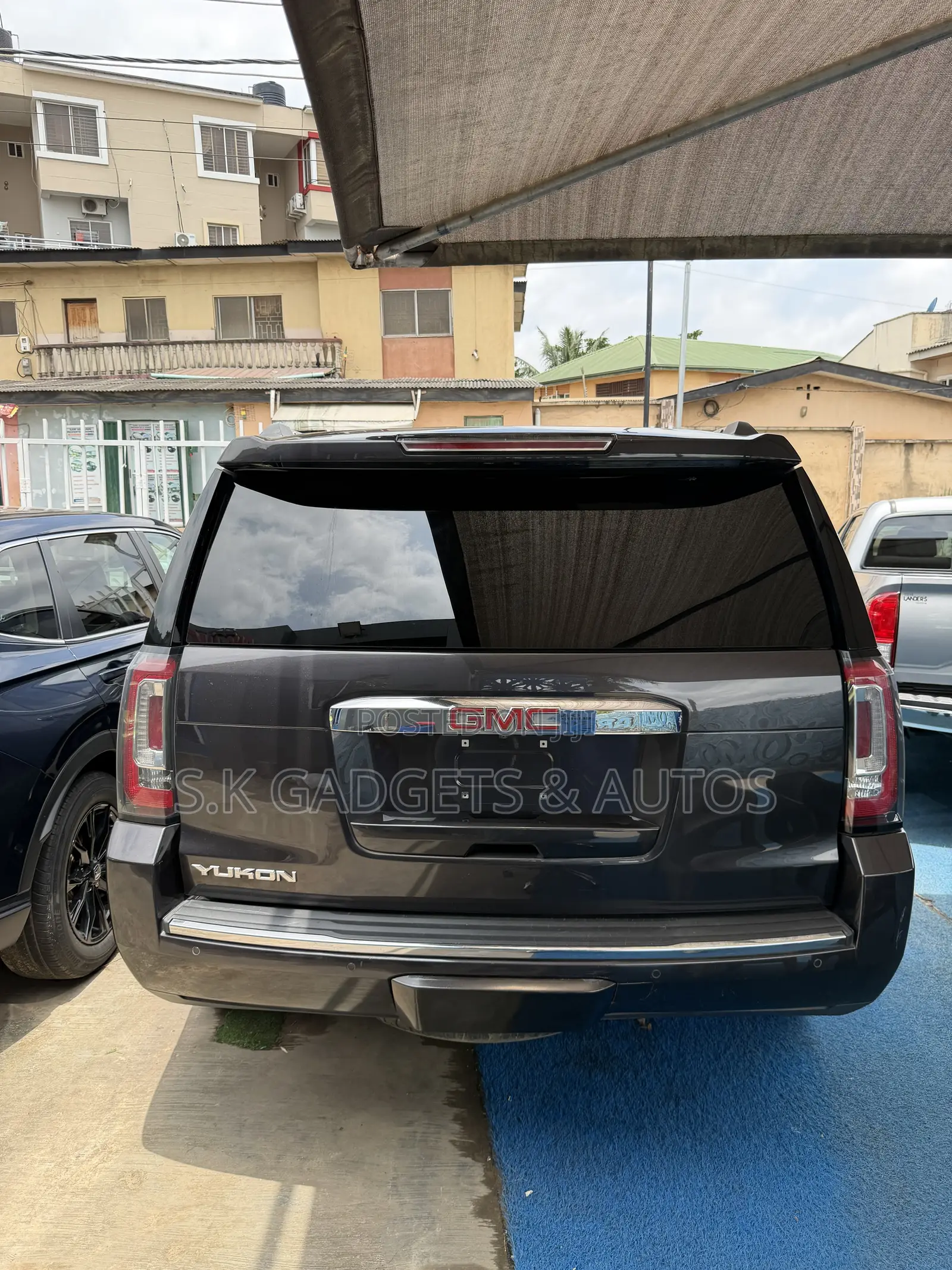 GMC Yukon Denali 4x4 2018 Gray