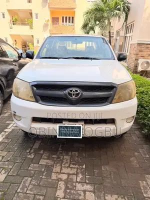 Toyota Hilux 2011 White