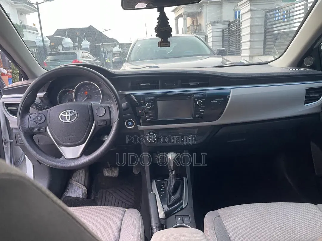 Toyota Corolla 2014 White
